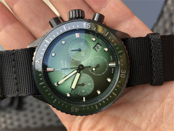 宝珀手表摔坏了处理办法推荐（如何专业修复您的手表）（图）