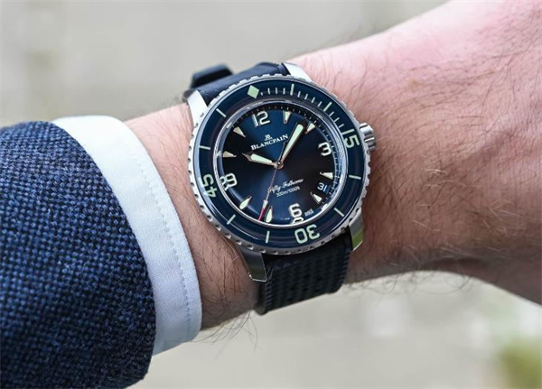 宝珀手表表带太紧处理技巧是什么（图）